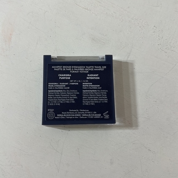 Chella travel size eye shadow palatte - Picture 2 of 2